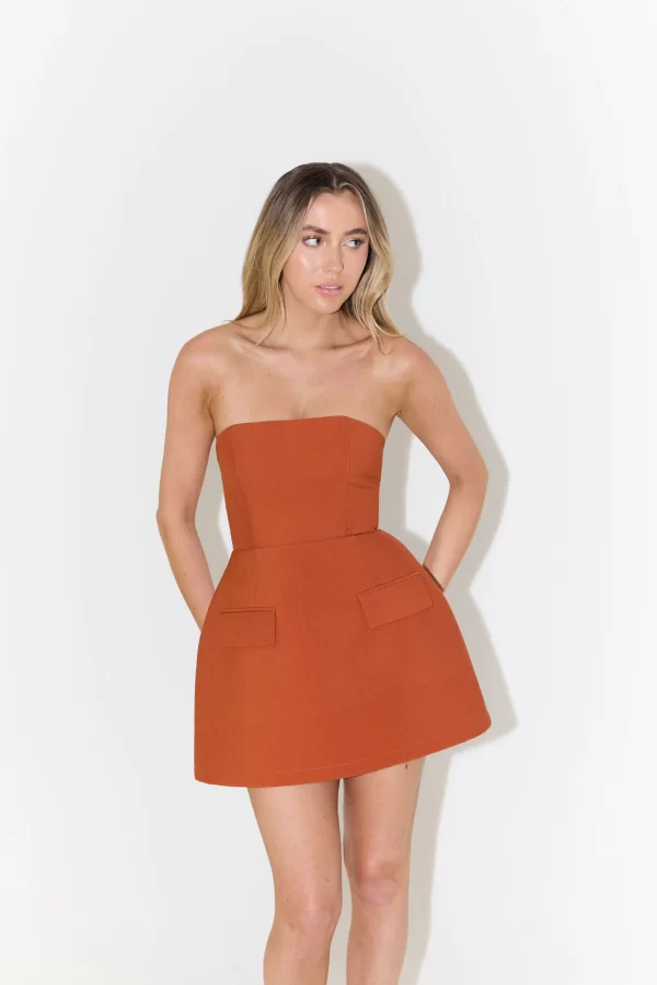 The Strapless Dress - Image 4